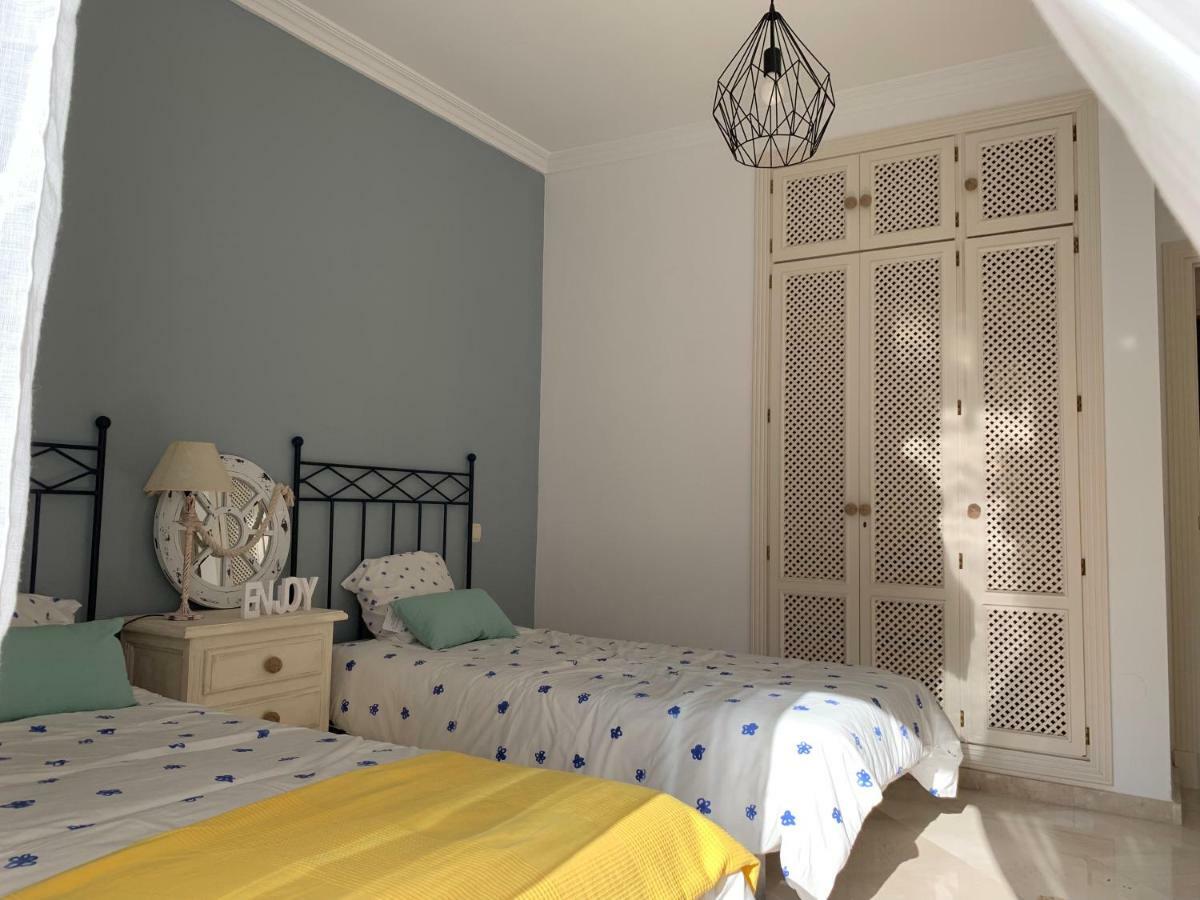 Beachside Apartment In Марбелья Экстерьер фото