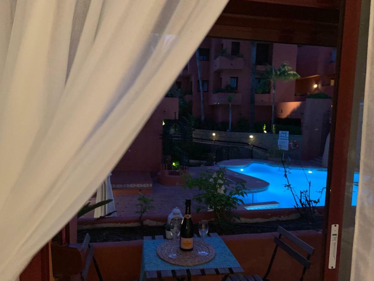 Beachside Apartment In Марбелья Экстерьер фото